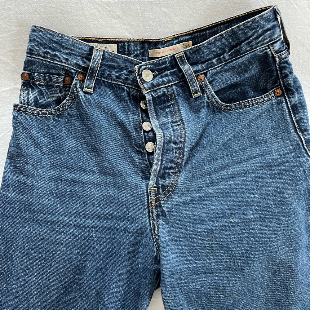 Levi’s ribcage straight leg jeans